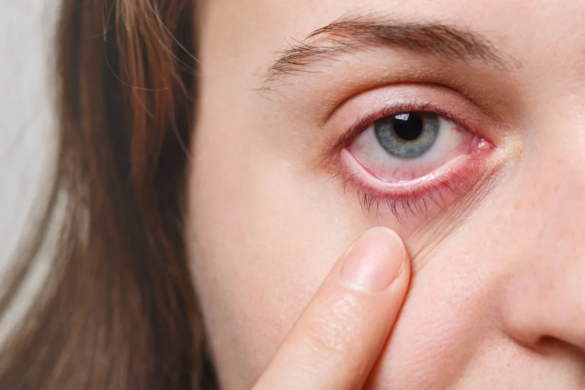 woman eye close up